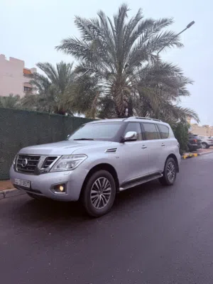 للبيع جيب باترول 2015 صبغ وكالة ماعدا جزئين صغار عداد318 بلاتنيوم الفل وشرط الفحص بلكامل