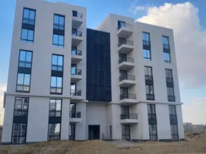 شقه 180 متر بكمبوند I west حدائق اكتوبر بسعر لقطه للبيع مطلوب اوفر 400 الف
