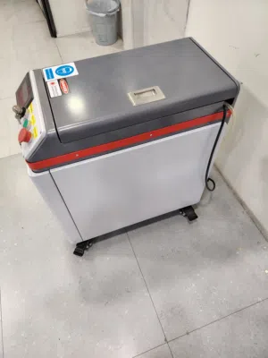 للبيع ماكينة تنظيف بالليزر Cleaning Laser Machine استعمال خفيف