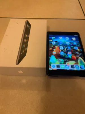 ipad mini 1 in good  condition with box and charger in good condition