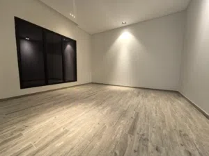 فيلا للبيع ديار المحرق  تملك حر  مساحة الأرض : 502 متر مربع   *الطابق الارضي:* غرفة / حمام / مجلس /