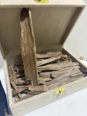عود آسام هندي طبيعي