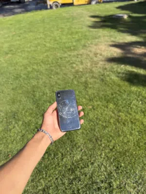 Apple iPhone X 64 GB in Tripoli