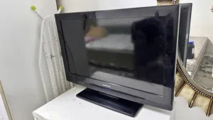 شاشه بحاله جيده حط سعرك وشله