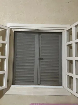 شببابيك ريسبشن و حمام وسلم داخلى