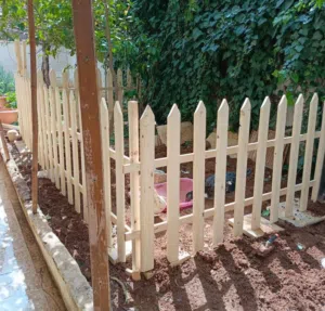 حربات خشب سويد سويدي للديكور والزينة ورفع الأسوار وعمل احواض زراعية مميزة وحواجز بين الأشجار