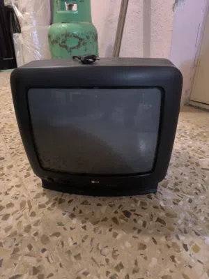 تلفزيون ال جيLG 14 أنش CRT قديم بحالة ممتازة د