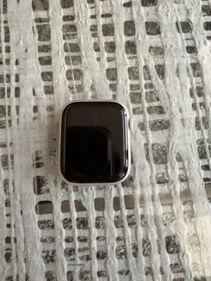 Apple Watch Series 7 Starlight 45 mm