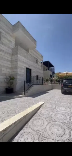 More than 6 bedrooms . 2 Bathrooms . 165 m21