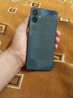 Samsung Galaxy A06 128 GB in Zarqa
