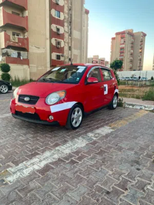 كيا مورنيق 2010