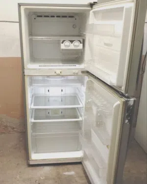 ثلاجة سامسونج 16 قدم بحالة ممتازة