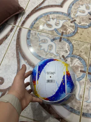 كرة الطائرة للبيع بسعر حلو