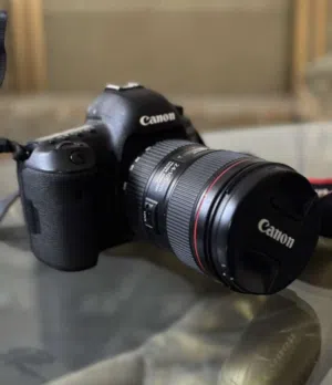 Canon 5D Mark IV