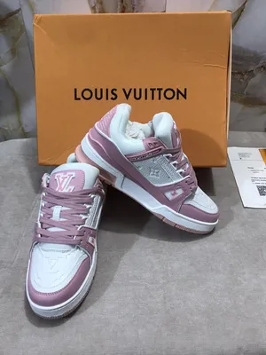 Sport Shoes . Louis Vuitton . 383