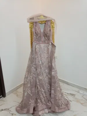 فستان سهرة سواريه مميز