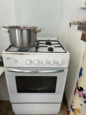 فرن مستعمل نظيف