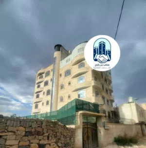 للايجار عماره بدروم وسته دور وملحق طيرمانه  قلب حي النهظه  وحوش 4سيارات وحوش دوران السعر2800دولار