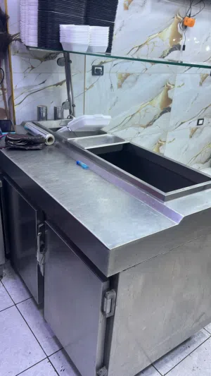 عده مطعم نظيفه للبيع