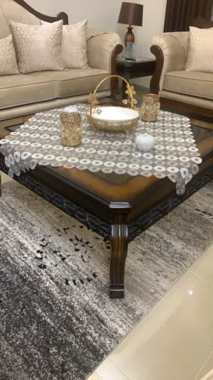 طاوله وسط ب حاله ممتازه