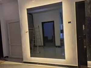 مرايا مربعة بالانارة