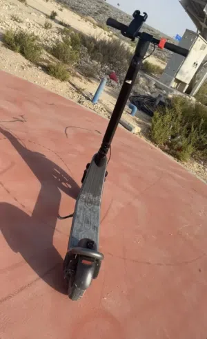 سكوتر كهربائي قابل للتفاوض
