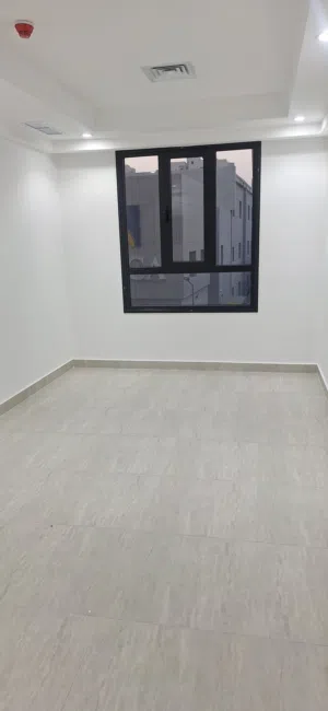 حولي مكتب تجاري للايجار 200 دينار