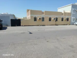 300 m2 4 Bedrooms Townhouse for Sale in Muscat Al Khoud