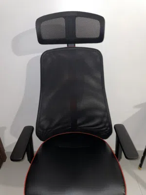 كرسي مكتب وجيمنج من إيكيا (HUVUDSPELARE) نظيف جداً بحالة الوكالة