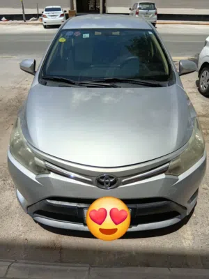 Toyota yaris 2015