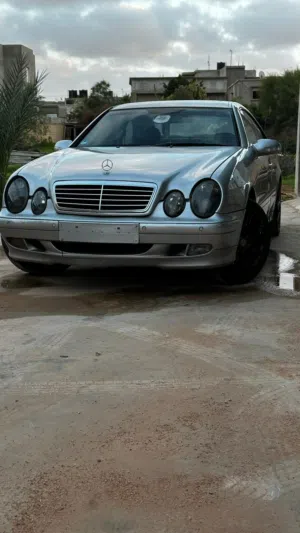 مرسيدس الموديل 2001 Clk محرك 20 كومبريسر
