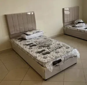 سرير نفر مع مرتبة