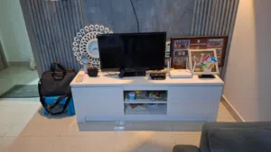 TV UNIT 65 INCHES