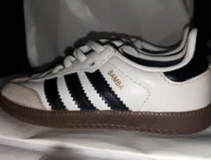 حذاء أطفال Adidas Originals مقاس 23 – حالة ممتازة