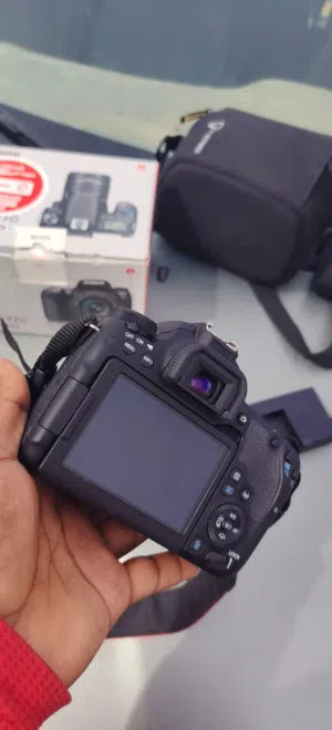 كمره كانون 77d