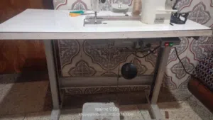 ماكينة خياطة