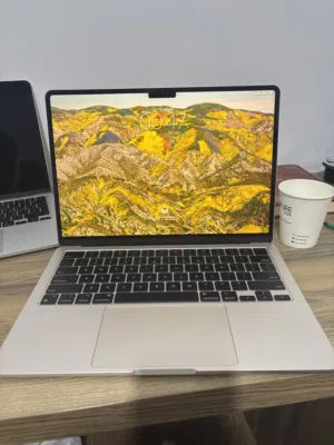 MacBook m2 13