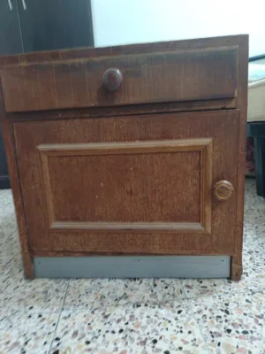 طاولة سرير جانبيه ( كومودينو )