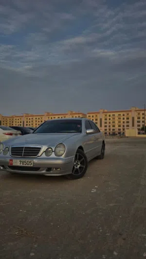 مارسيذس E320