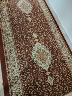 سجاد ممرات 3قطع 2كبار وواحده صغيره الواحده الكبيره بطول 370cm في 140cm بسعر مناسب وقابل للتفاوض