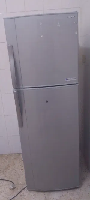 ثلاجه شارب للبيع