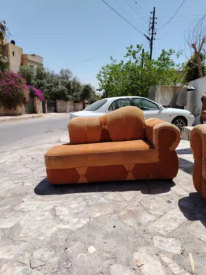 طقم كنب بحالة جيدة جدا للبيع