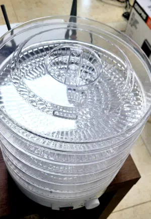 Dehydrator for Fruit & Veg. Brand New -  مجفف فواكه وخضار جديد بالكرتون