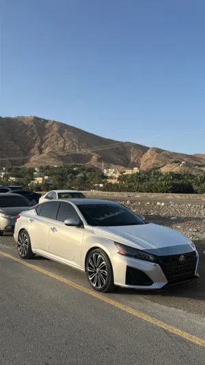 Used Nissan Altima in Al Dhahirah