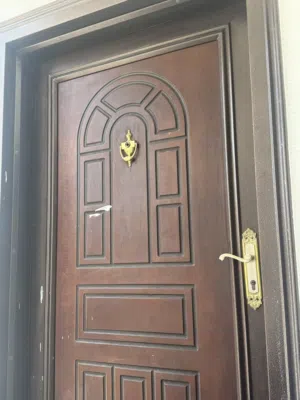 ابواب خارجية بحالة جيدة عدد 2
