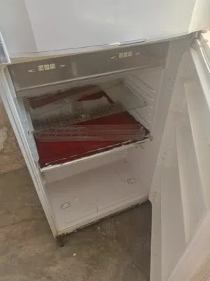 ثلاجه للبيع