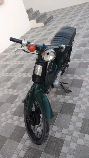 للبيع دراجة نارية هوندا