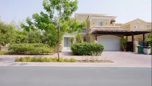 ‏٣ غرف نوم ‏.‏ ٤ حمّامات ‏.‏ 5000 قدم٢‏3