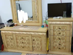غرفة نوم مستعملة سرير نفرين و دولاب و تسريحة و 2 كومدينو