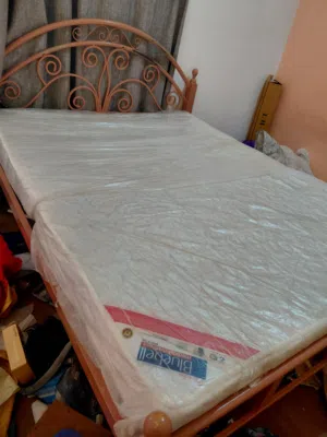 سرير مع المرتبه استعمال خفيف 150×200